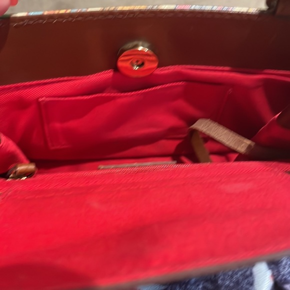 Dooney and Bourke Medallion Tiney East/West Bag Medallion Collection 2007 - Picture 11 of 13